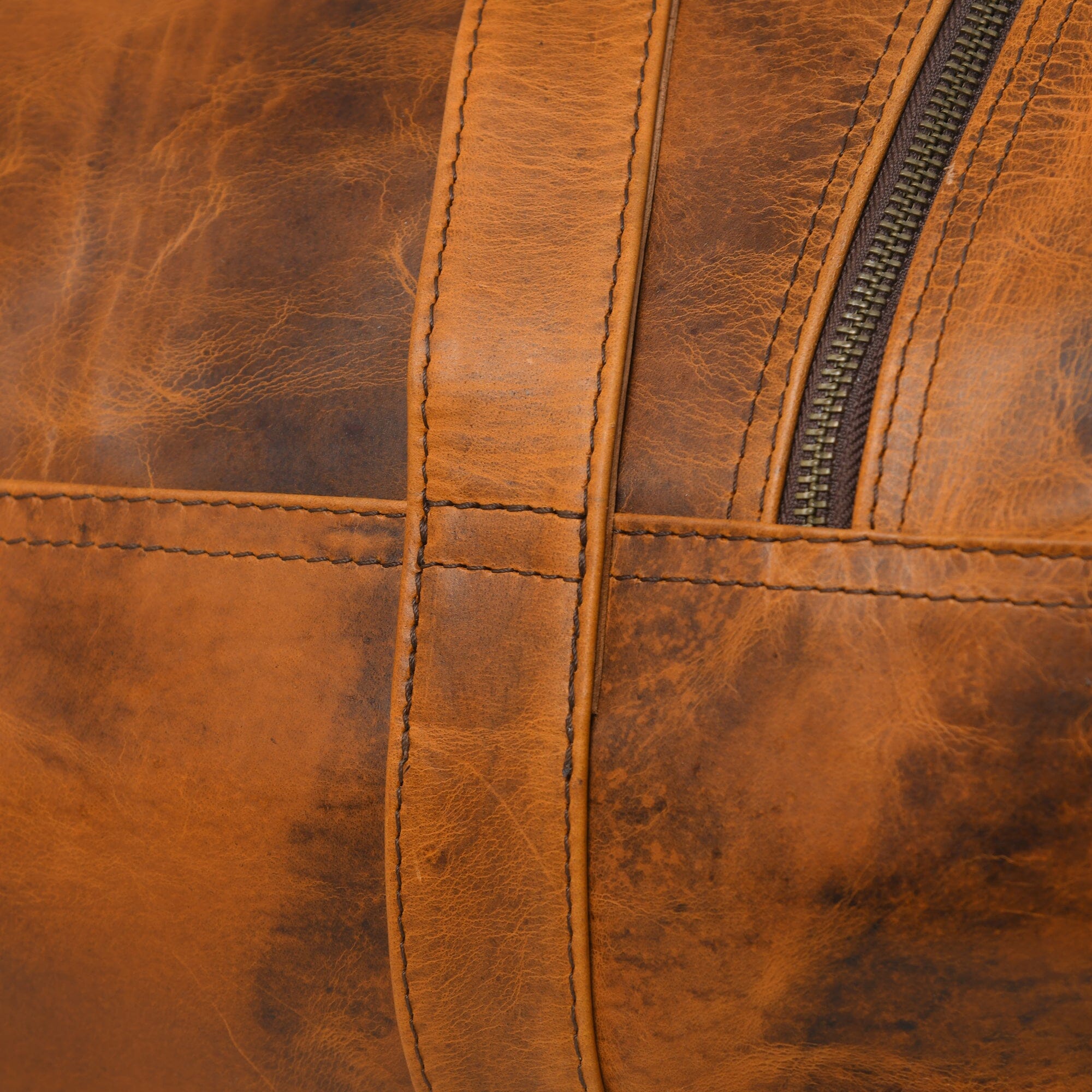 Leather Gym Travel Bag, Round | Backcountry Sportsman