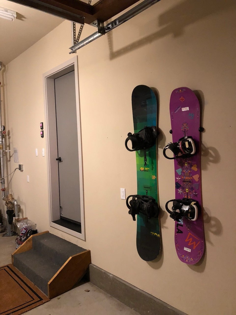 The Cinch Snowboard Display | Floating Rack | 2 Boards | Backcountry Sportsman