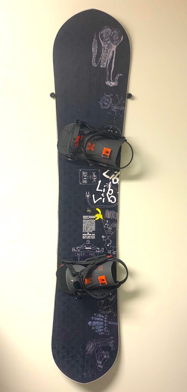 The Cinch Snowboard Display | Floating Rack | 1 Board | Backcountry Sportsman