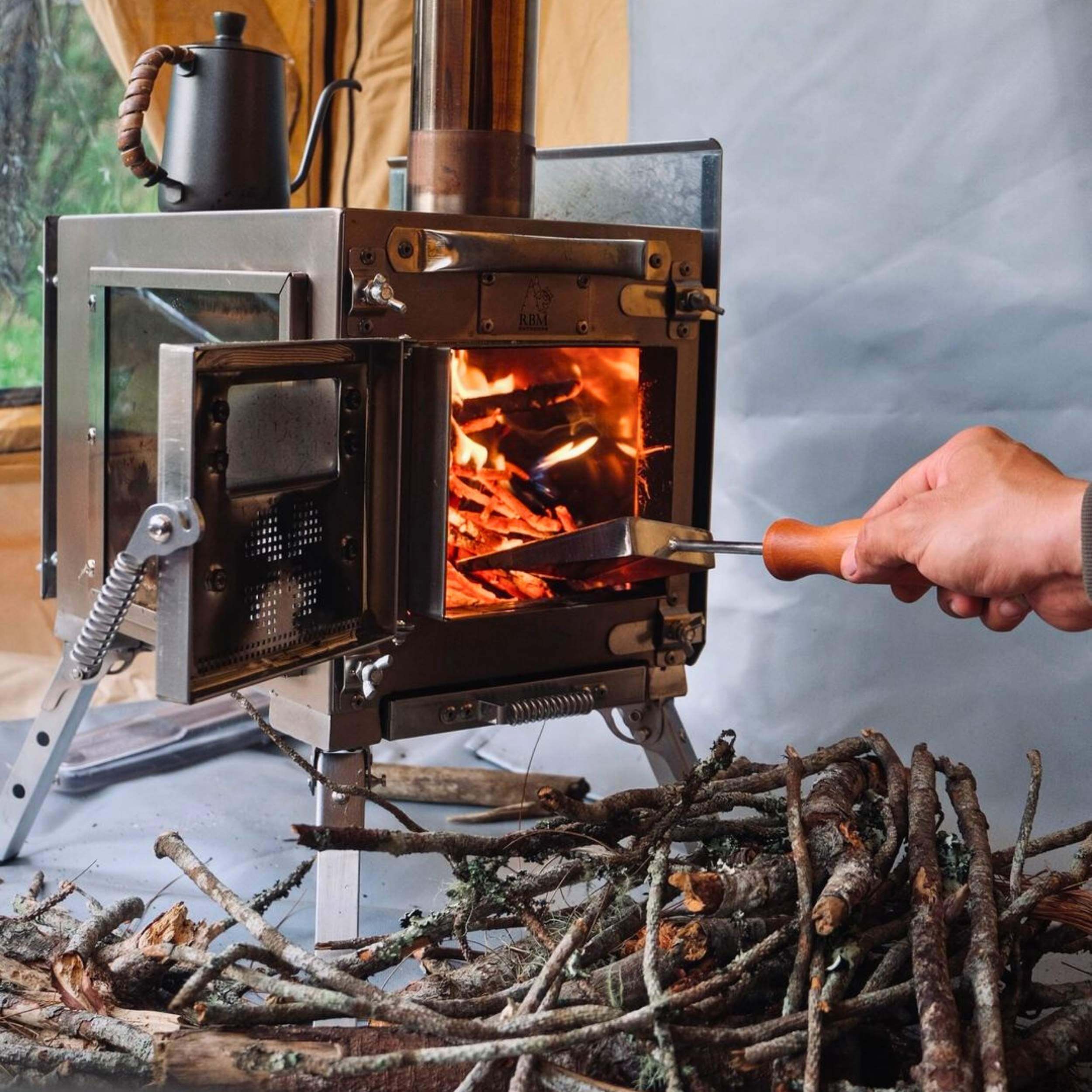 Small Wood Stove With Fire-Resistant Glass "Caminus S" | Backcountry Sportsman