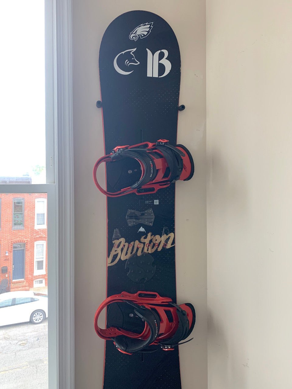 The Cinch Snowboard Display | Floating Rack | 1 Board | Backcountry Sportsman